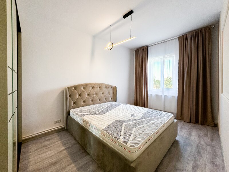 2 cam. Pod Constanta, 5 min metrou Jiului. Totul NOU inclusiv centrala proprie!